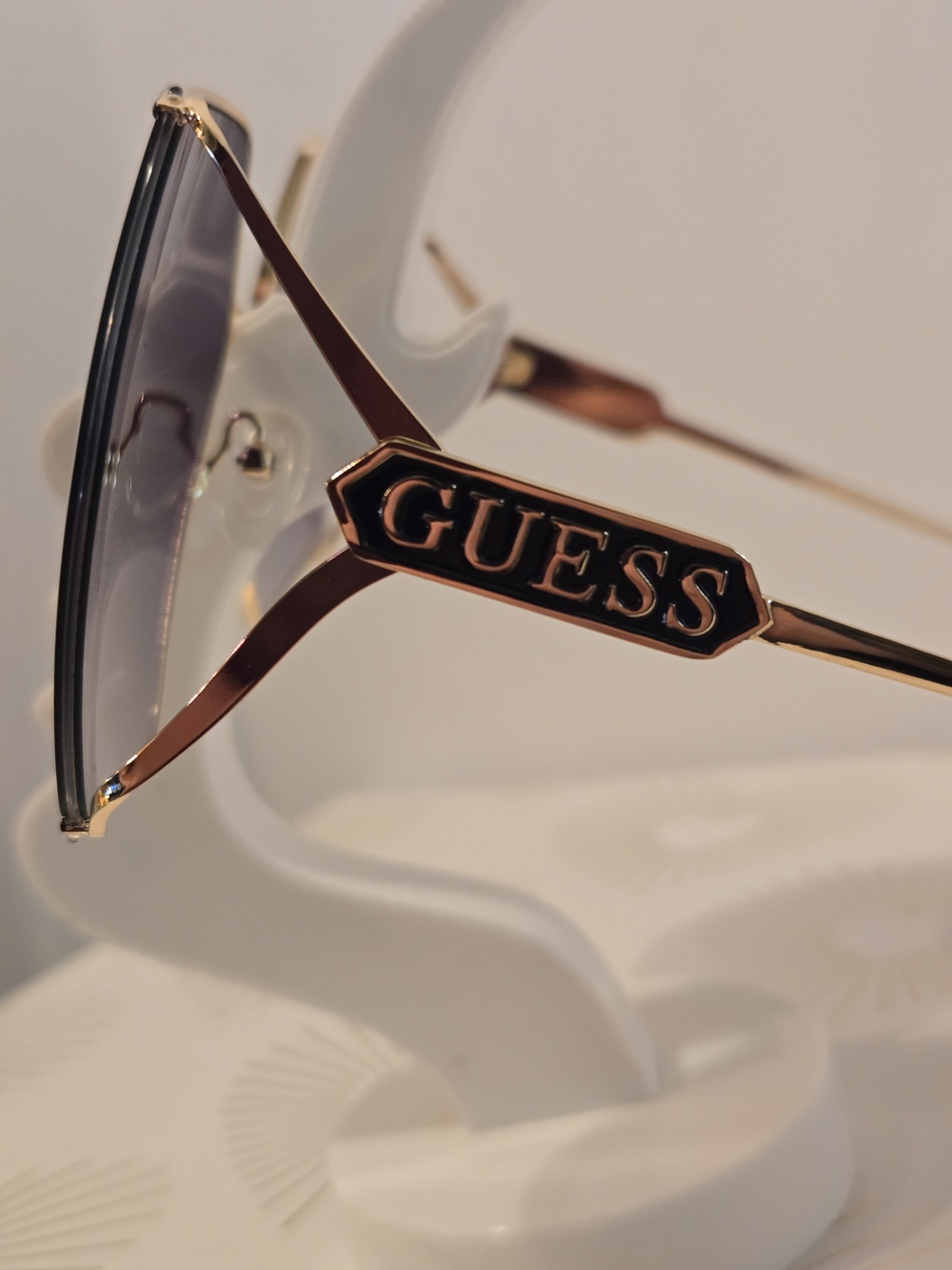 GUESS Women's Purple Gradient Oversized Sunglasses - Picture 3 of 6
